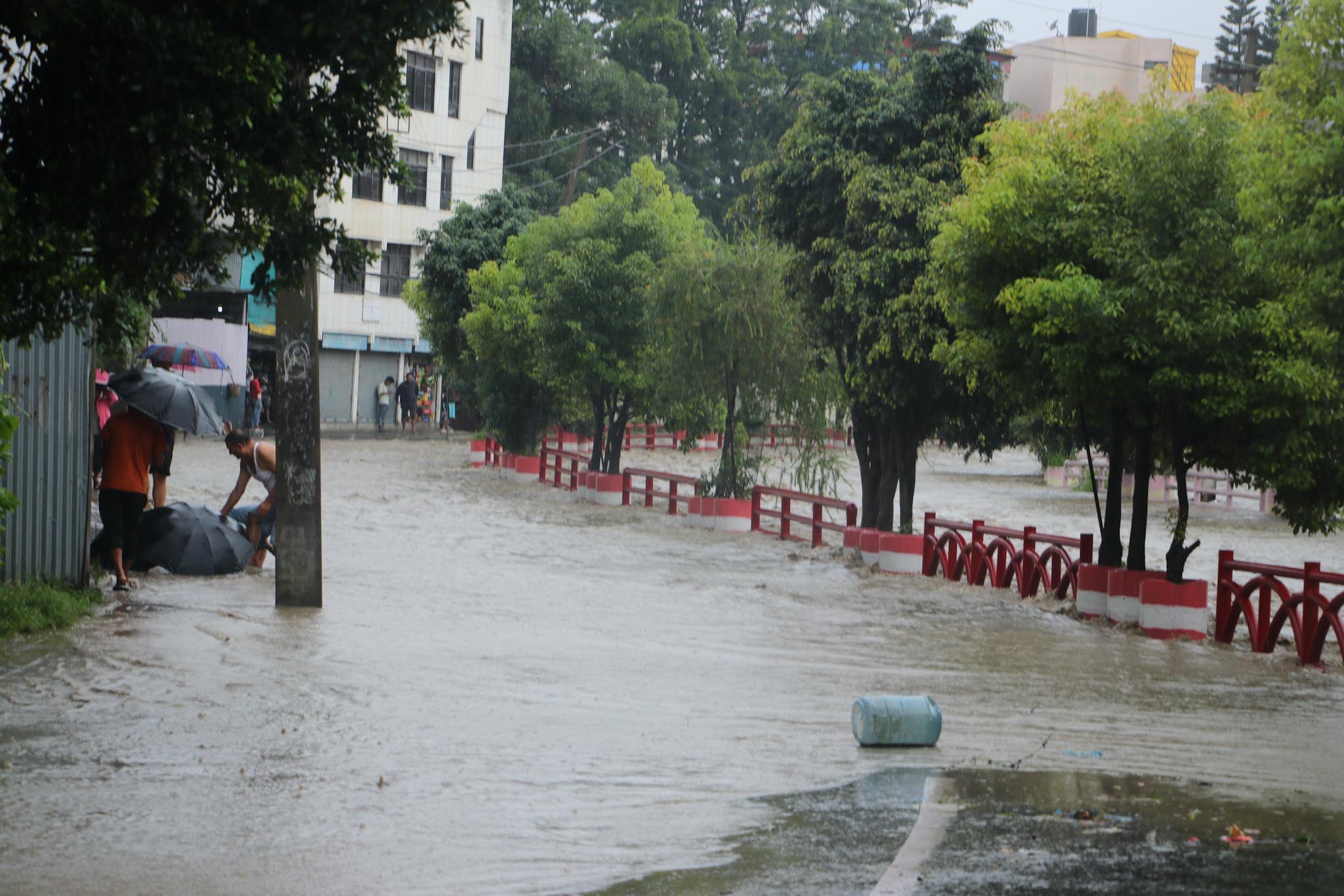 काठमाडौँका अधिकांश नदी कोरिडोरको बाटो अवरुद्ध