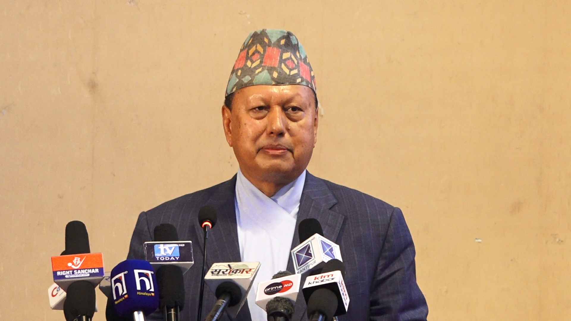 अब कोही नेपाली पैसाको अभावमा उपचार नपाएर मर्नु पर्दैन : मन्त्री बस्नेत