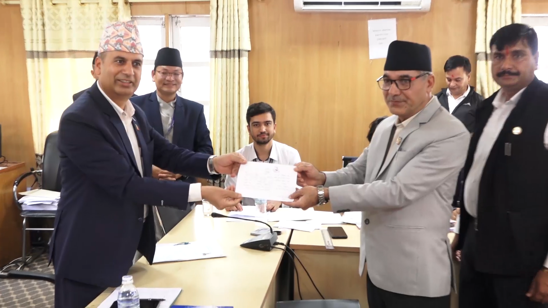१० समितिका सभापतिमा ११ जनाको उम्मेदवारी