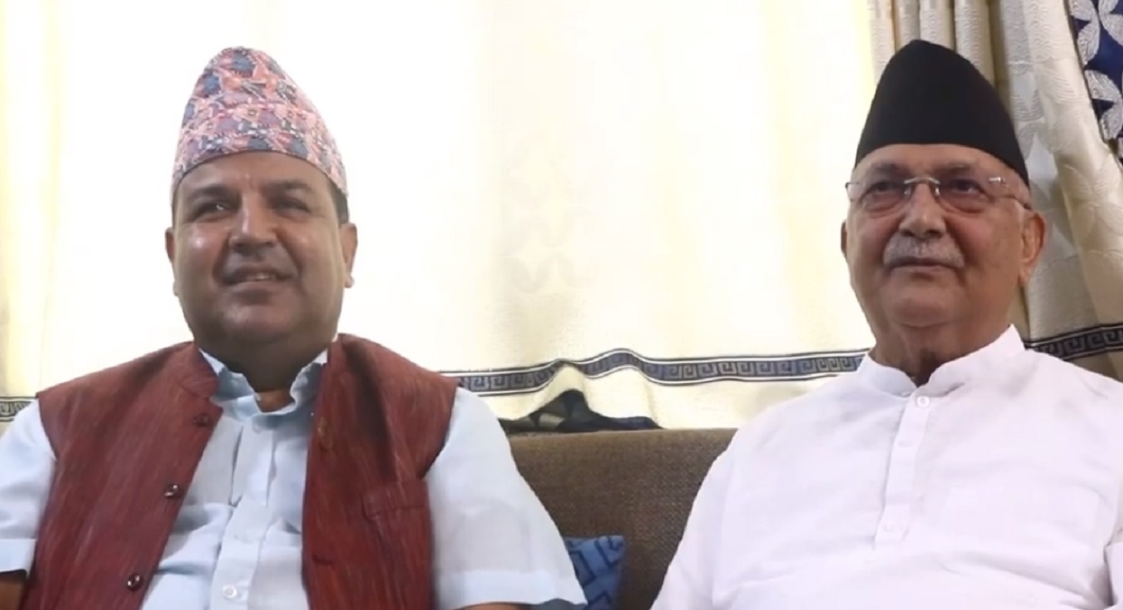 ओलीलाई भेट्न पुगे सांसद सुनील शर्मा, ओलीले भने– शर्मासँग मेरो पुरानै सम्बन्ध हो