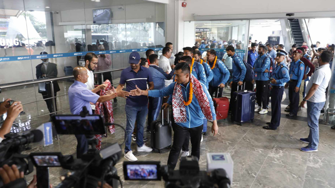 नेपाली राष्ट्रिय क्रिकेट टिम स्वदेश फर्कियो