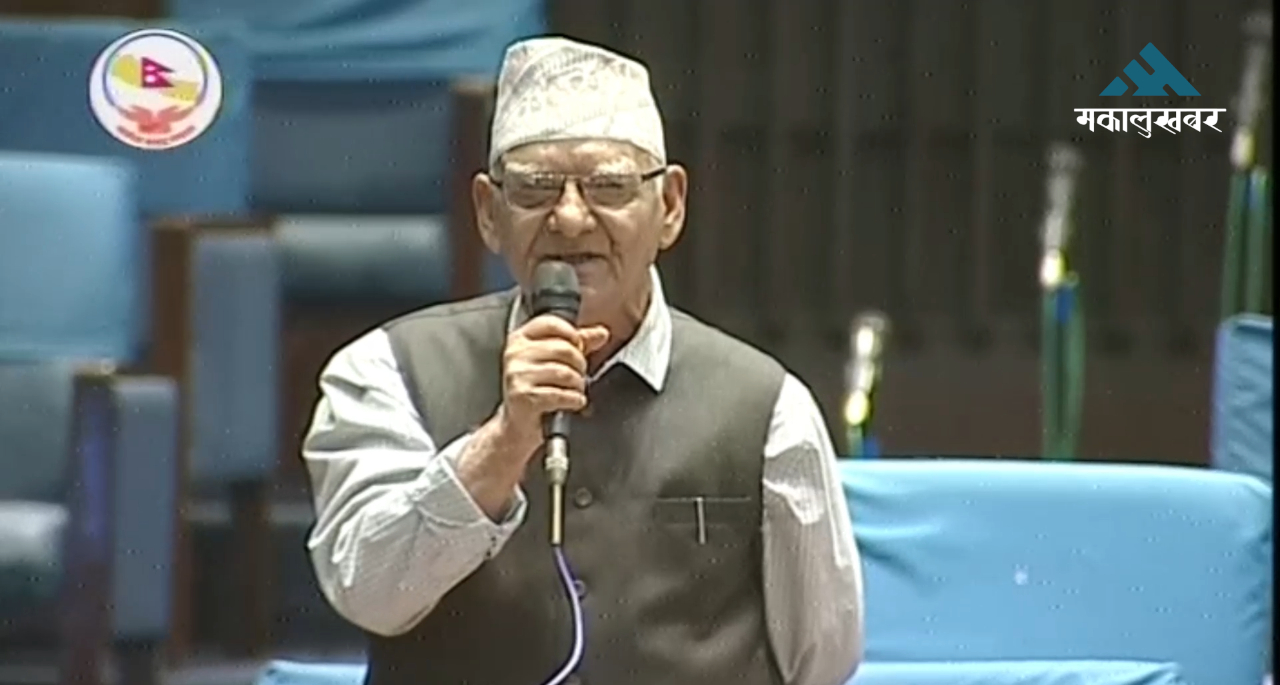 सङ्घीय राजधानी काठमाडौंबाट दाङमा सारौं : चित्रबहादुर केसी
