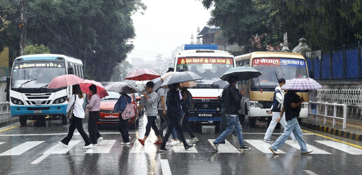 पश्चिमी र स्थानीय वायुको प्रभाव कायमै, केही स्थानमा पानी पर्ने