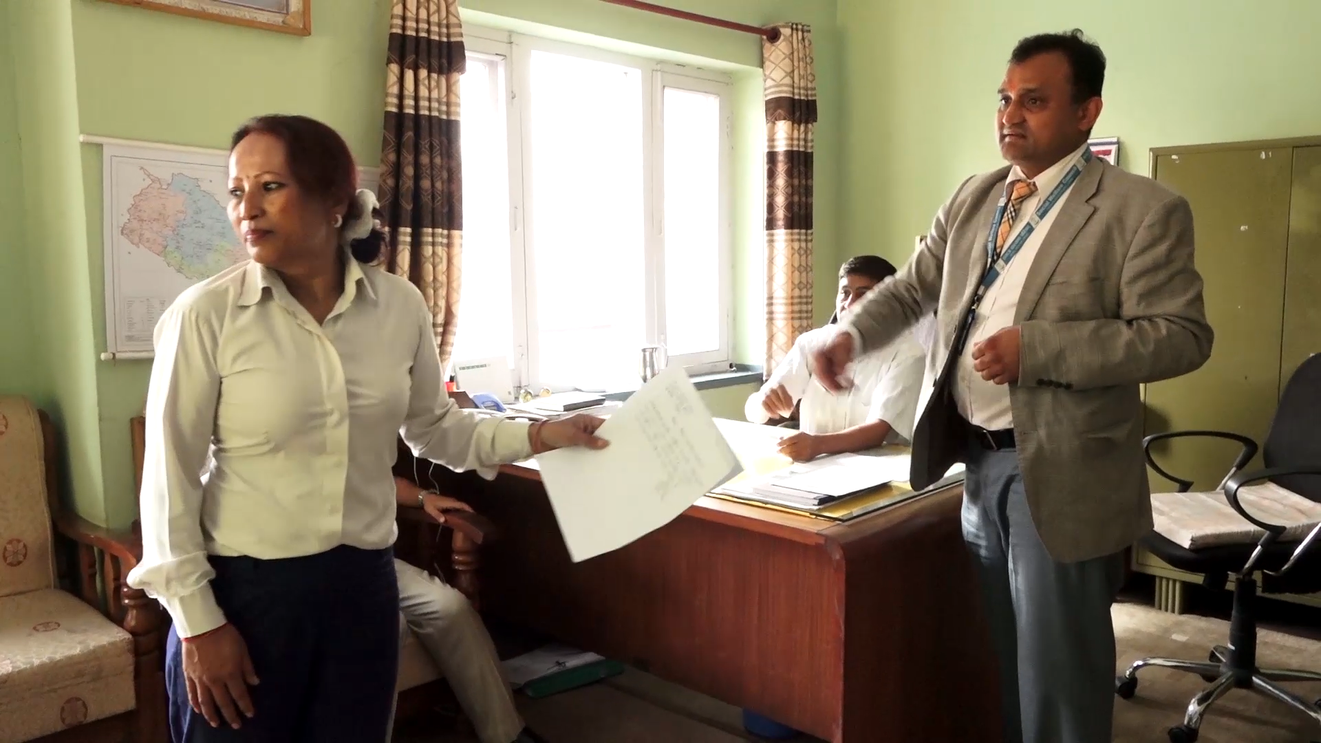 सर्वोच्चको आदेश महिला मन्त्रीले मानेनन्