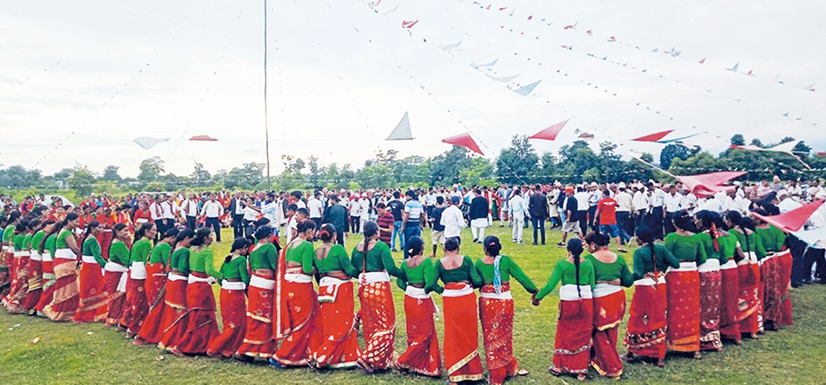देउडा संस्कृतिको संरक्षणका लागि हुम्लामा देउडा प्रतियोगिता गरिदैँ