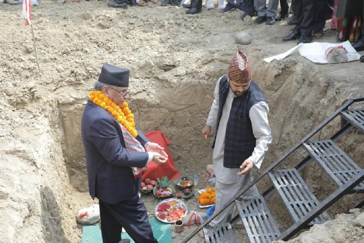 प्रधानमन्त्री प्रचण्डद्वारा घोडाघोडी बहुमुखी क्याम्पसको शिलान्यास