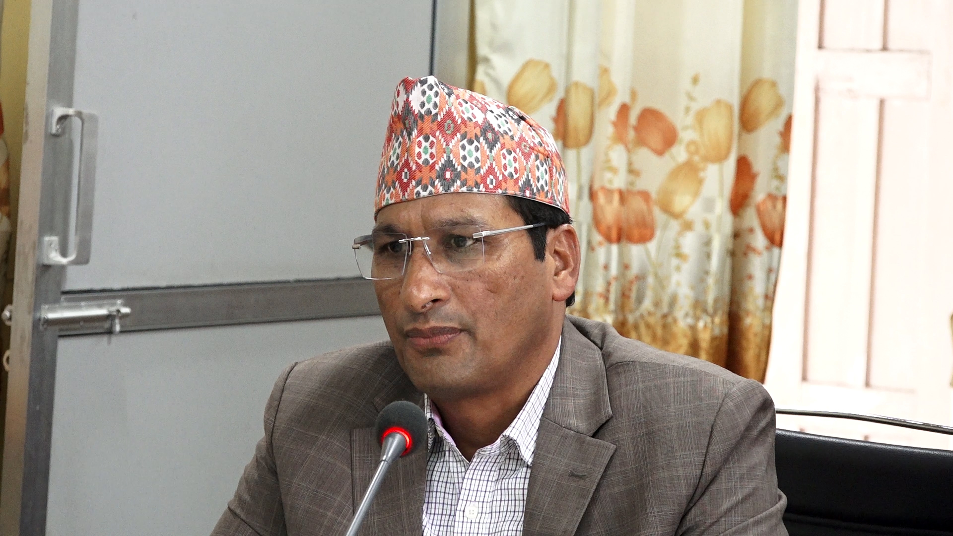 आगामी आर्थिक वर्षभित्र एक हजार मेघावाट विद्युत उत्पादन थप्छौँः मन्त्री बस्नेत