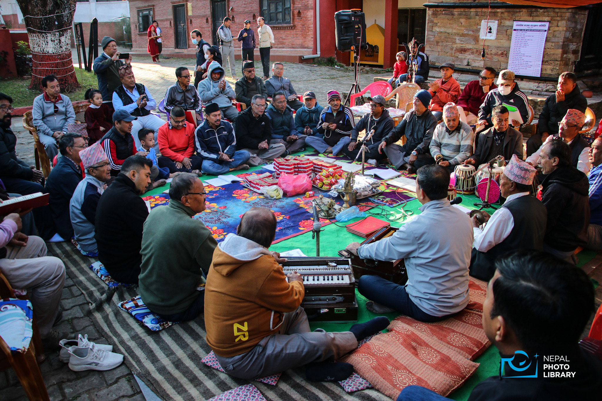 दसैँमा मात्र गाइने भजन (फोटोकथा)