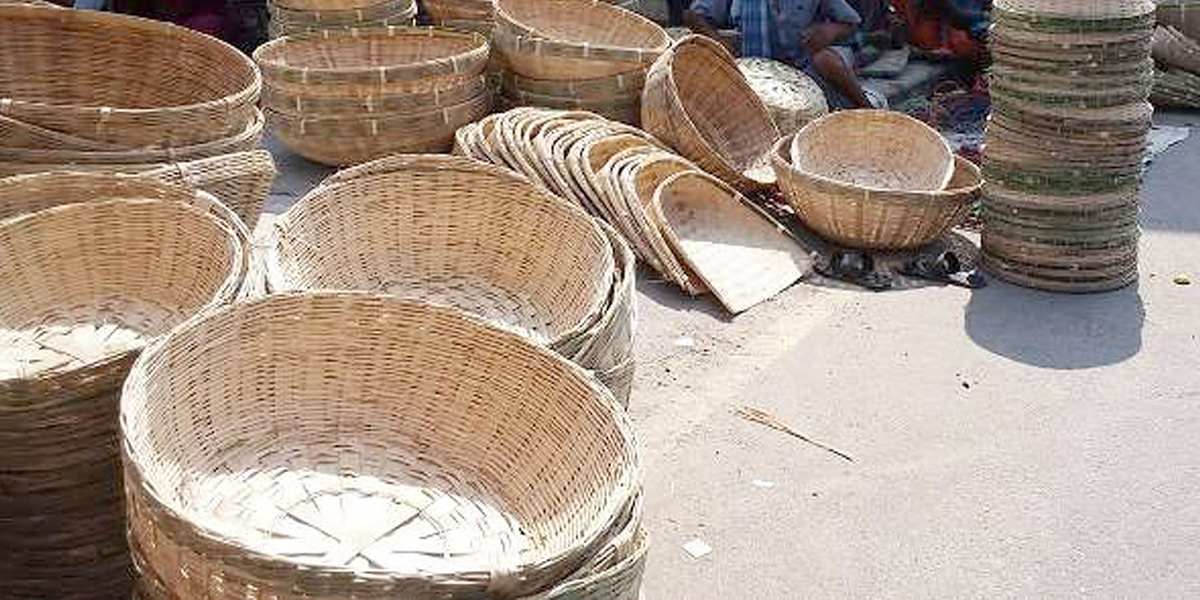 बाँसका सामग्री बेचेर वर्षभरिकै लागि खर्च जोहो आम्दानी गर्दै डोम समुदाय