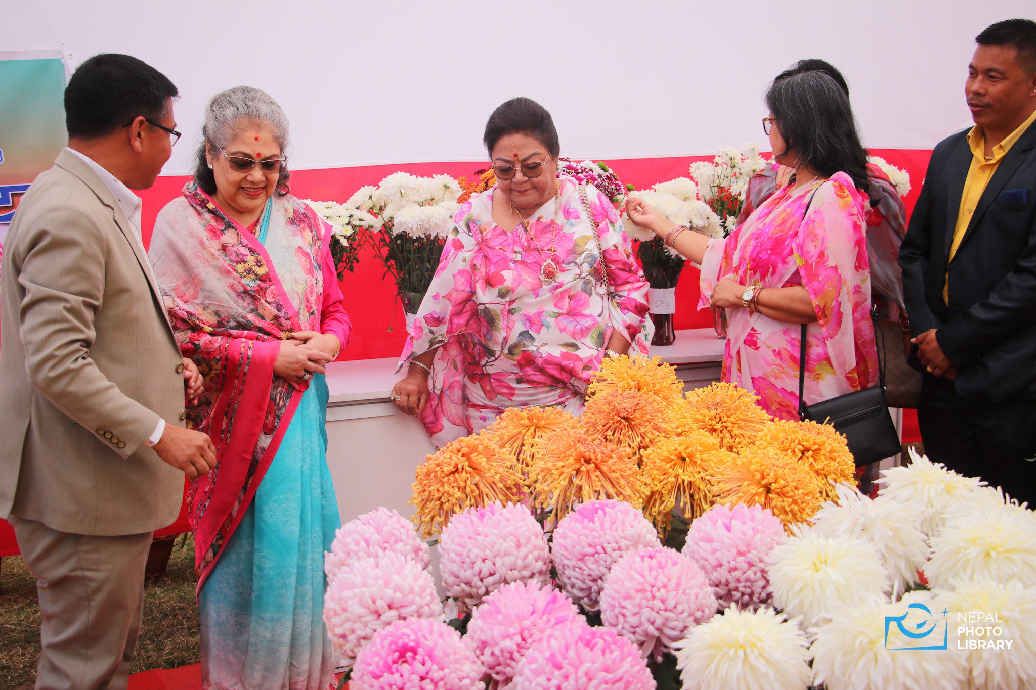 पूर्व रानी कोमल शाह १६ औँ गोदावरी फूलको प्रतियोगितात्मक प्रदर्शनीमा (तस्बिरहरू)