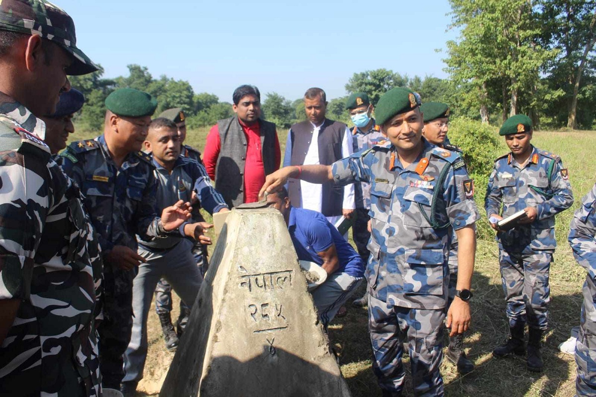 सशस्त्र प्रहरी बल नेपालद्वारा नेपाल भारत सीमा स्तम्भको मर्मत कार्यको सुरुवात
