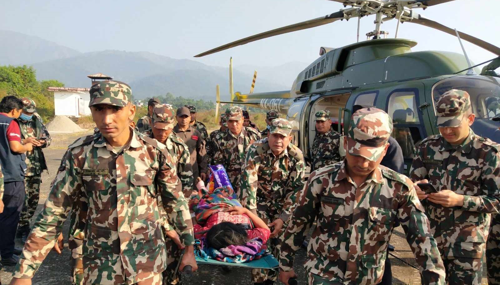 भूकम्प प्रभावित क्षेत्रमा सेनाको ४ वटा एयरक्राफ्ट, १३२ जनाको मृत्यु पुष्टि