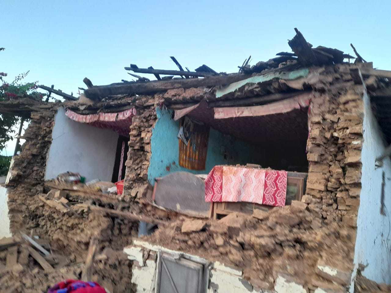 भूकम्पपीडितको अस्थायी आवासका लागि रकम निकासा