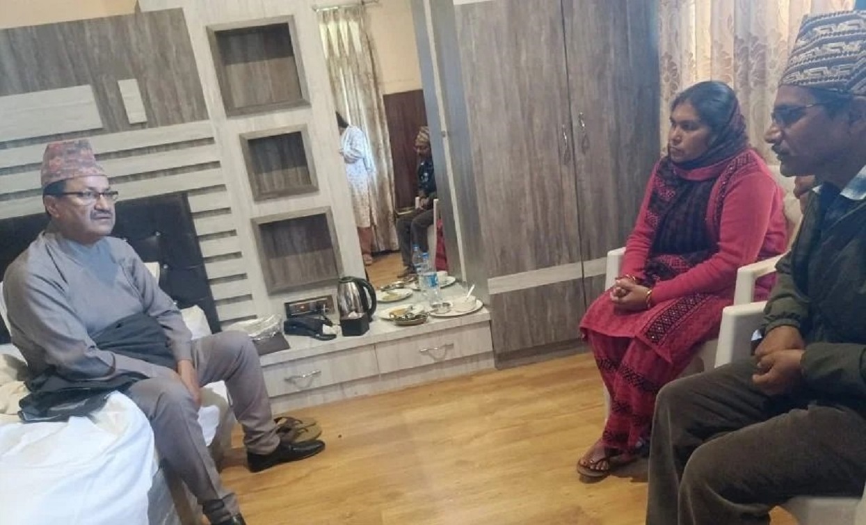 समाचार हेर्दै रात बिताउँछन् विपिनका बुवाआमा