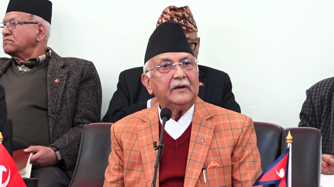 सत्तारुढ गठबन्धनले सरकार छोड्नुपर्छ : ओली