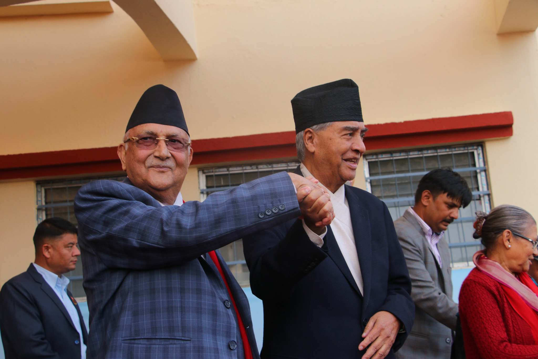 एमालेको चियापान कार्यक्रममा उपस्थित भए देउवा (तस्बिरहरू)