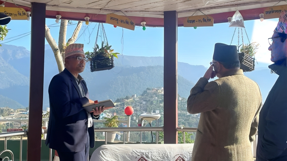 सिडिओसँग विवरण लिएपछि प्रभावित क्षेत्रमा प्रधानमन्त्री