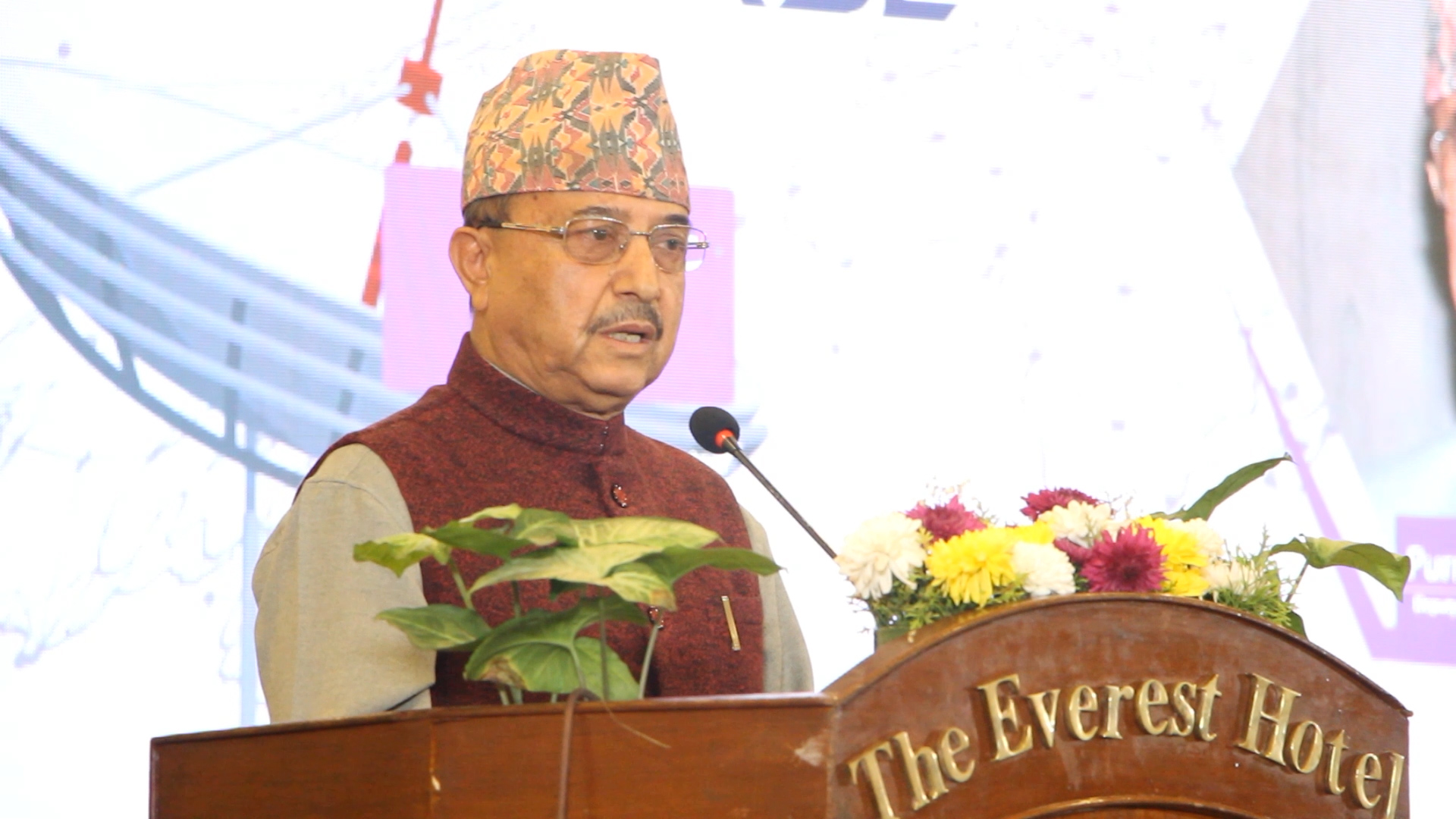 मैले अहिलेसम्म आक्षेप र टकराबको राजनीति गरेको छैन : उपप्रधानमन्त्री खड्का
