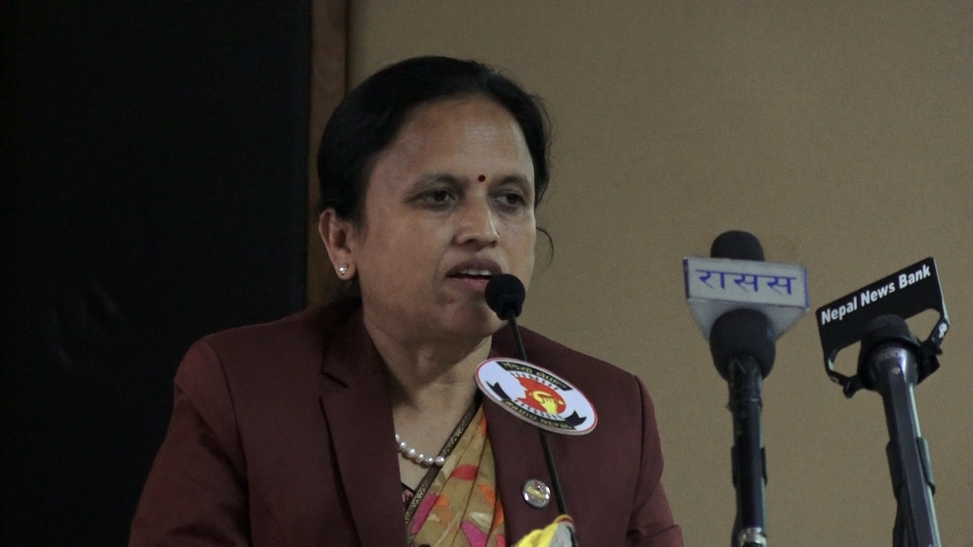 मन्त्रालयका निकाय ‘सिरानीमा सुन राखेर नुन खोज्न हिँड्नेजस्ता’ : मन्त्री शर्मा