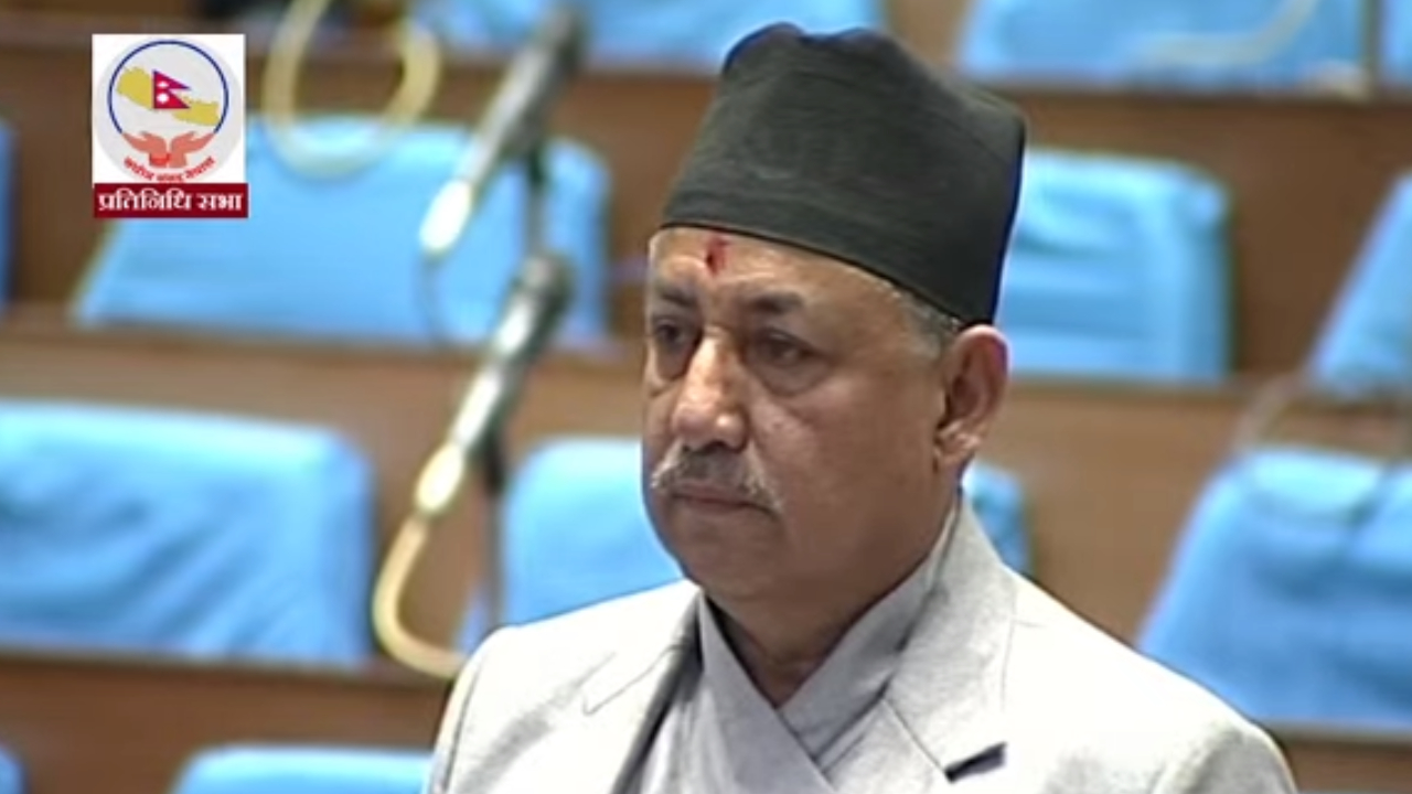कांग्रेस सांसद गौतमले गरे सदनमै मौनधारण
