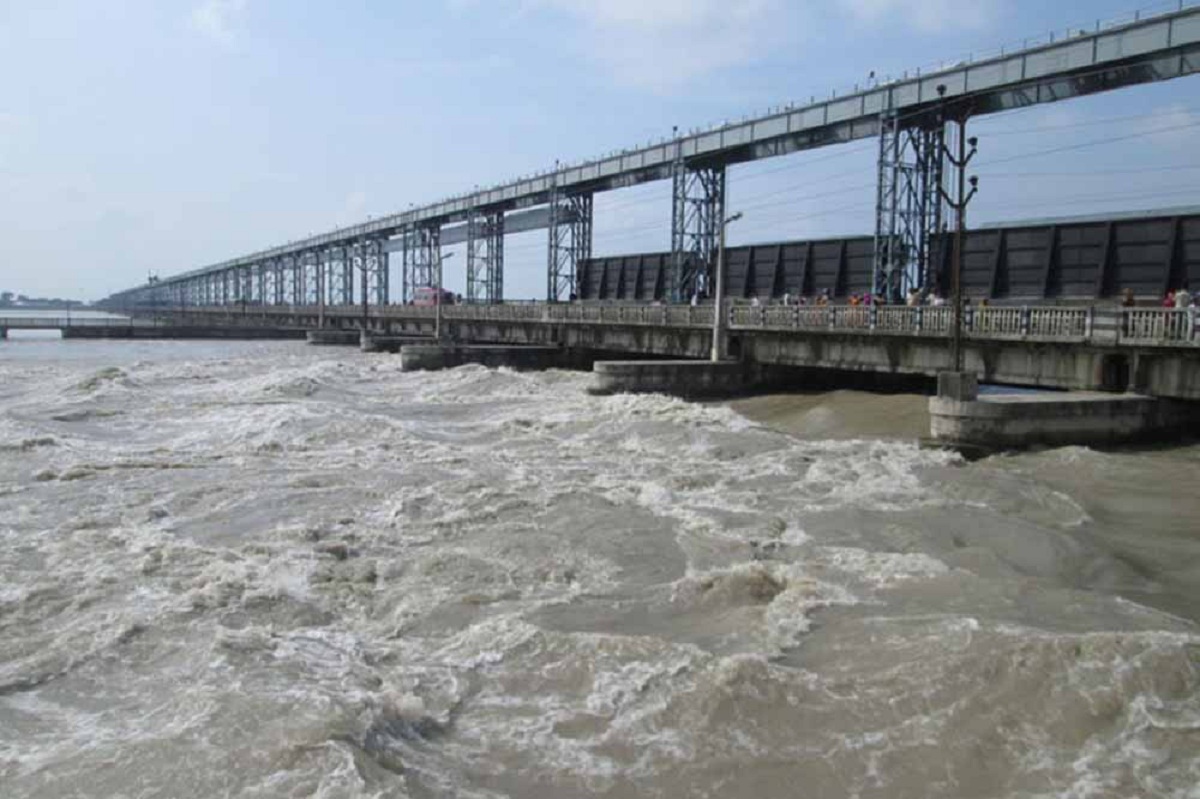 कोशी ब्यारेजका २७ ढोका खोलिए
