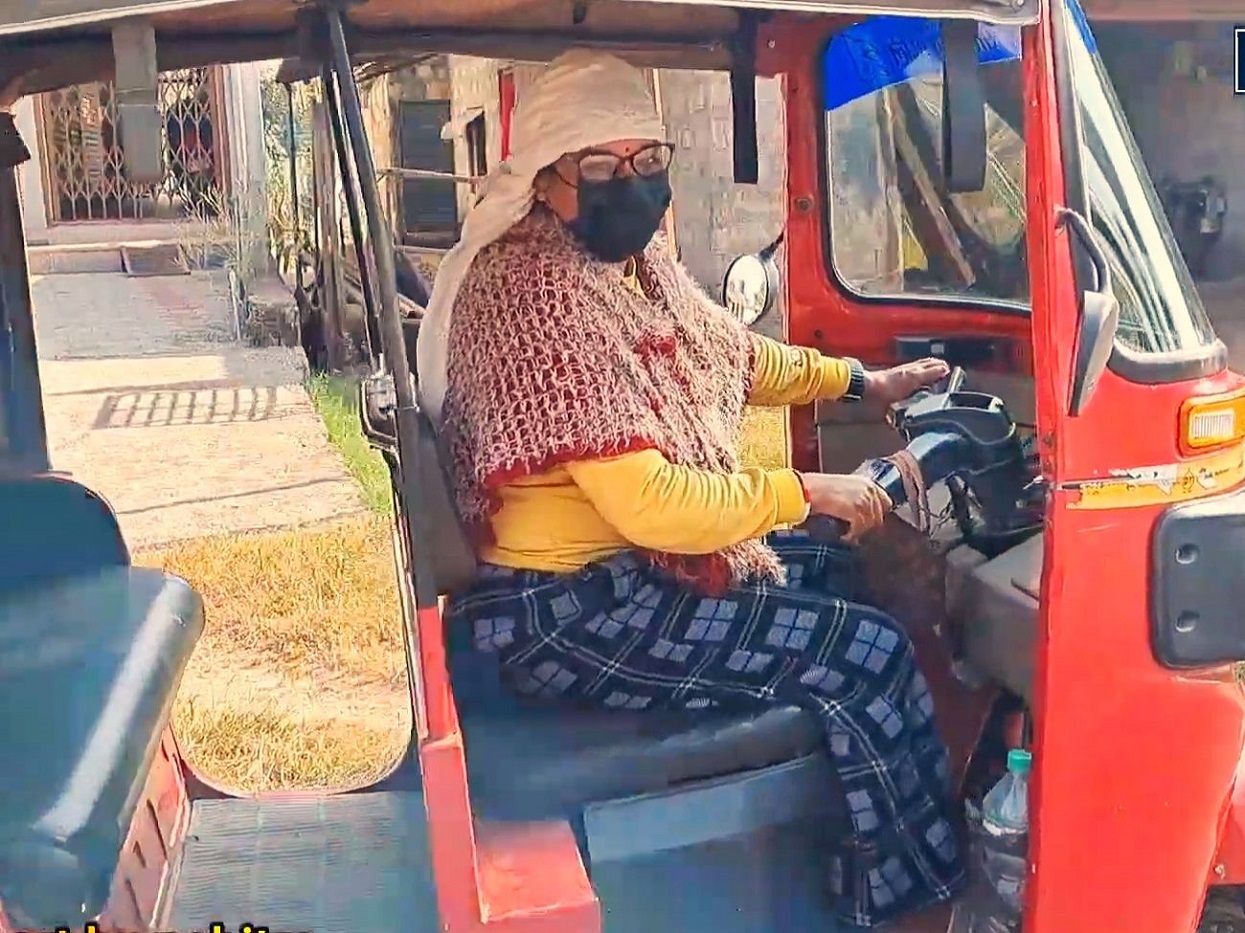 अटोचालकको पेसामा महिलाको आकर्षण