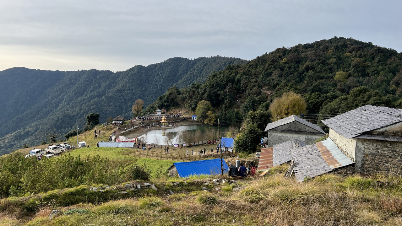 एक दशक बितिसक्दा पनि सडकको हालत उस्तै