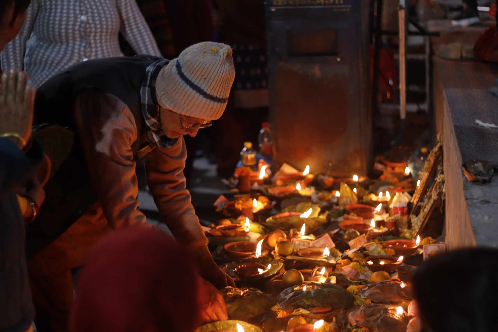 पितृको सद्गतिका लागि महादीपदान गर्न पाशुपत क्षेत्रमा लाखौँ भक्तजन (तस्बिरहरु)