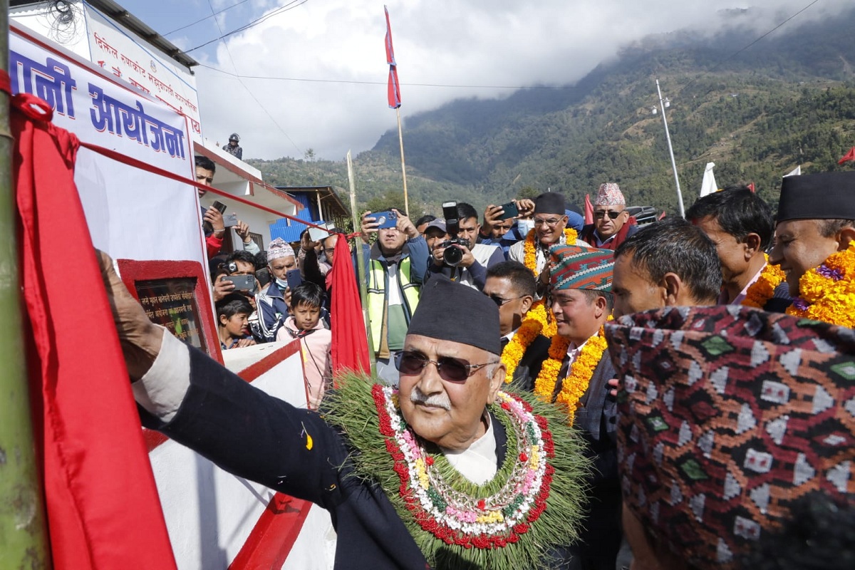 ओलीद्वारा खोटाङको ‘पंखु लप्से खानेपानी आयोजना’ उद्घाटन