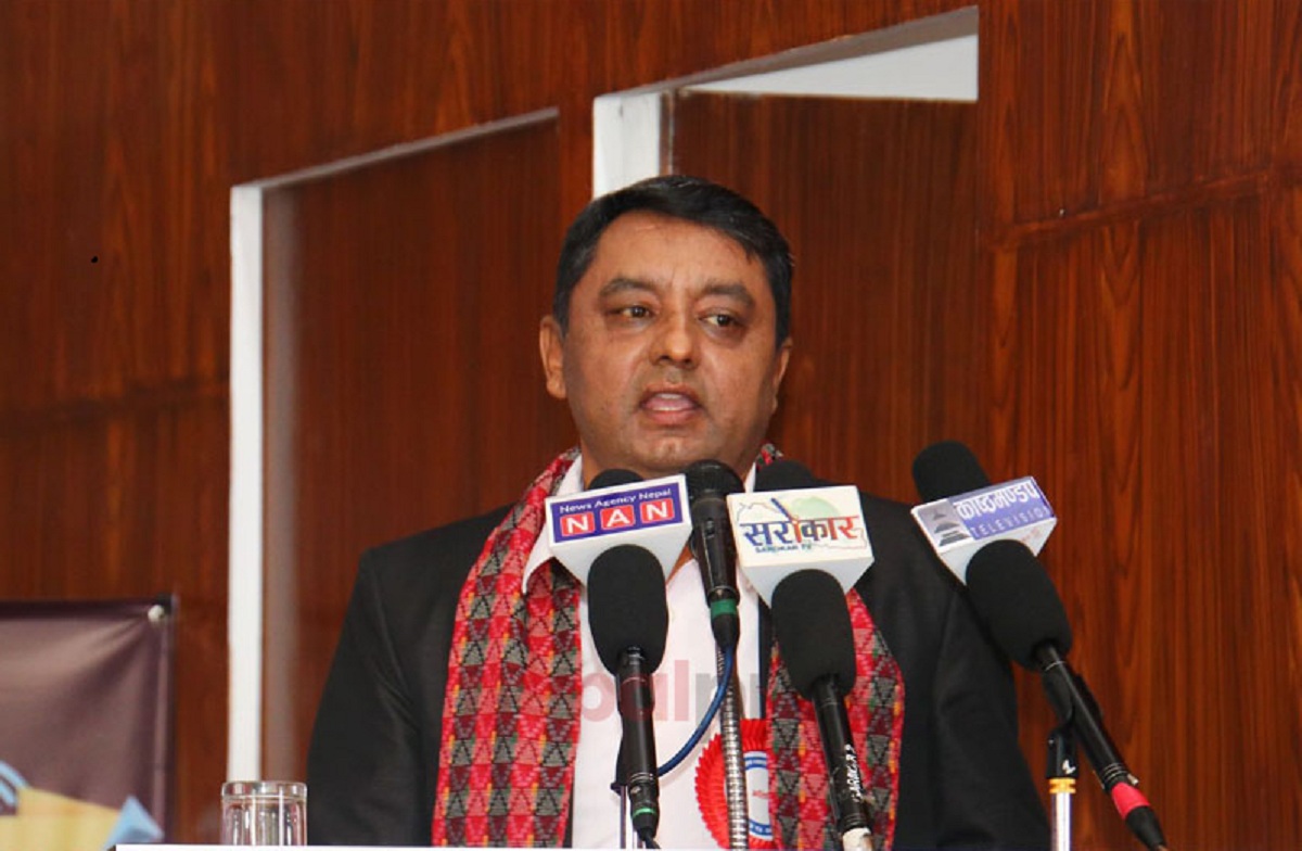 छलफल नै नगरी विधेयक संसदमा पेस भयो : लक्ष्मण हुमागाईँ