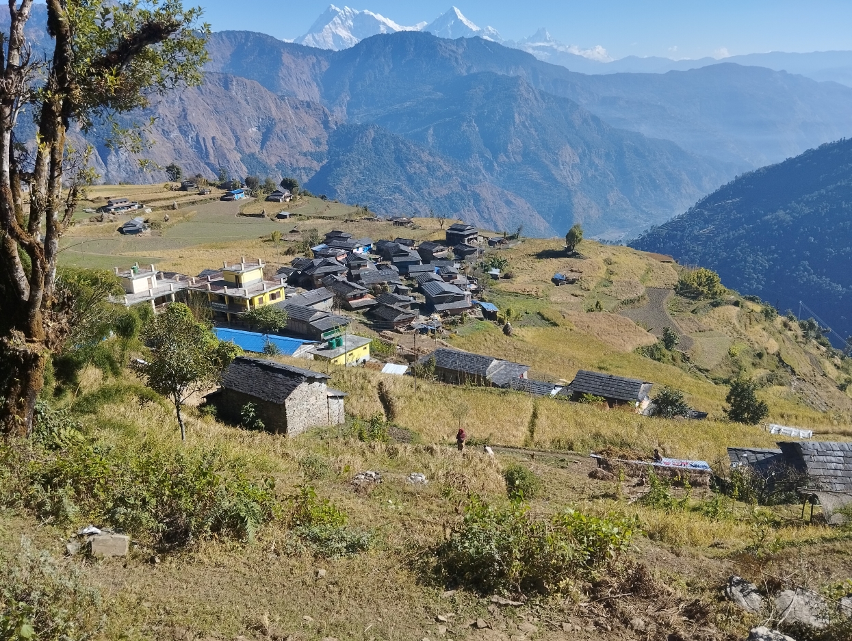 ‘पूर्वाधार थपिँदै तर खाली हुँदै गाउँघर’