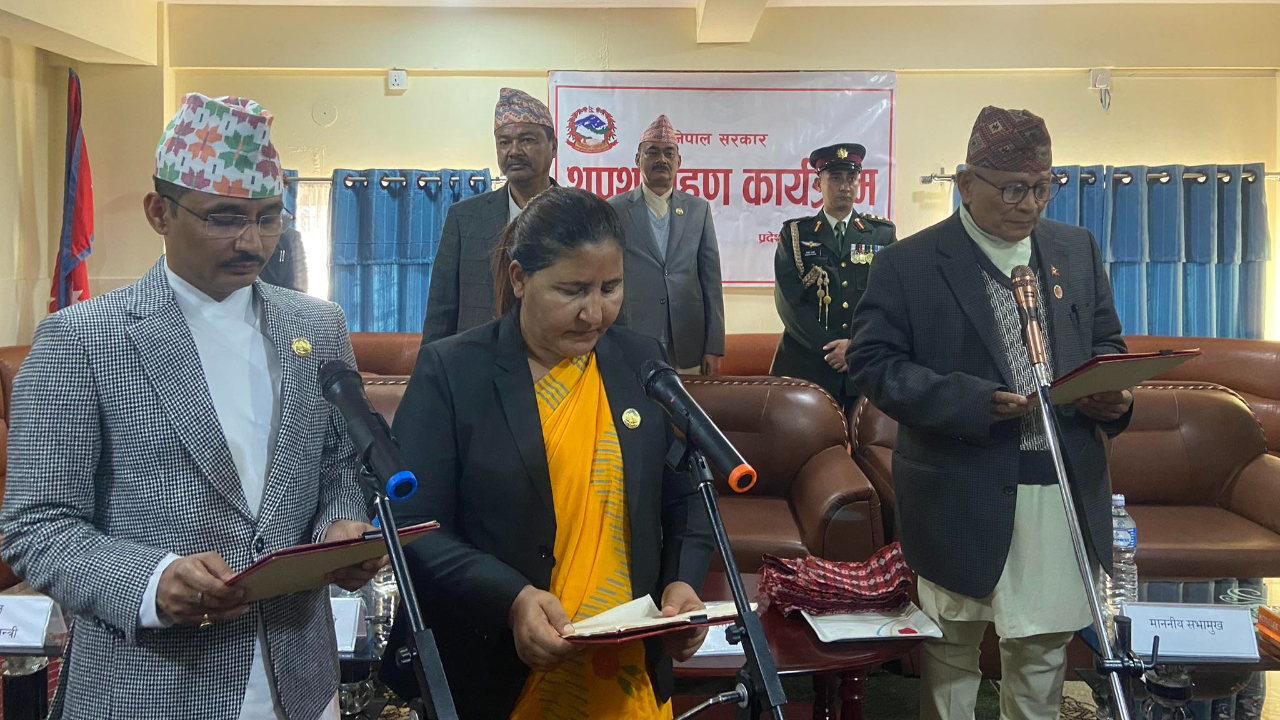 लुम्बिनीका नवनियुक्त २ मन्त्रीले लिए शपथ