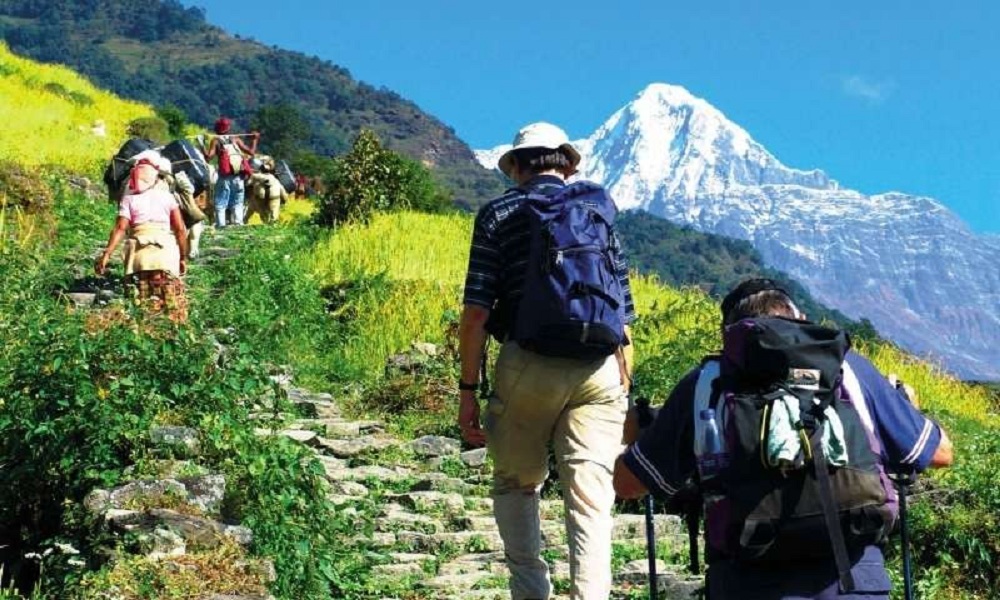 एघार महिनामा ९ लाखभन्दा बढी पर्यटक नेपाल भित्रिए