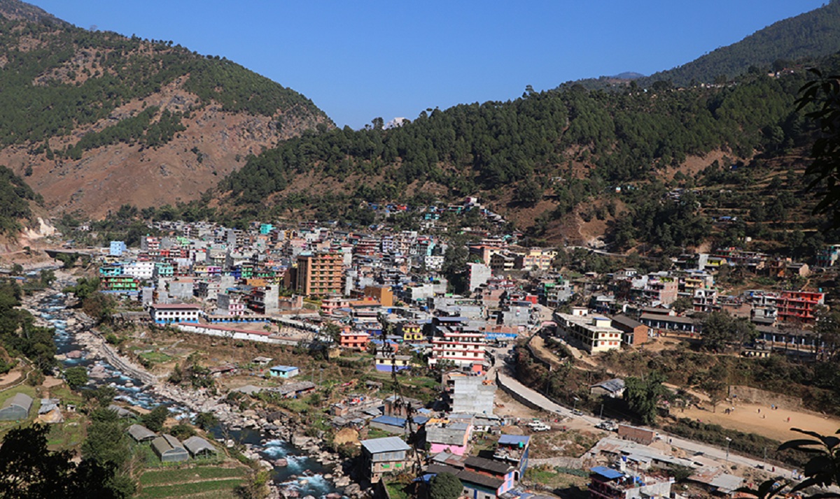 बगरमा बन्यो बसपार्क, बढ्यो जोखिम