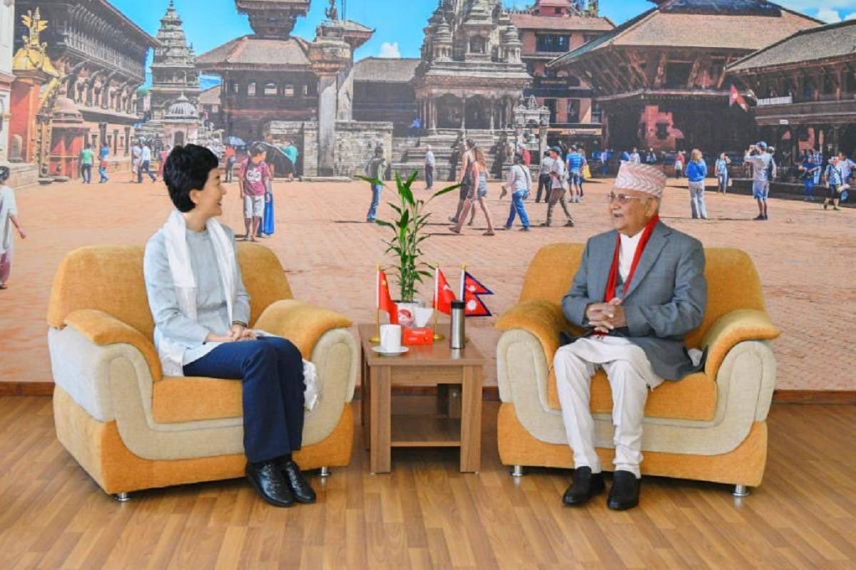 एमाले अध्यक्ष ओली र चिनियाँ उपमन्त्रीबीच शिष्टाचार भेट