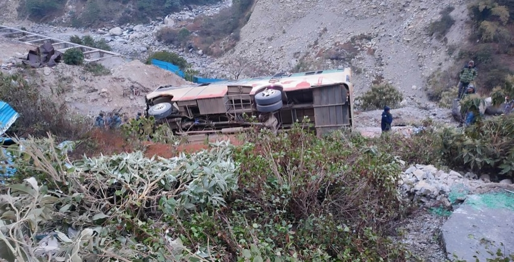 दार्चुला बस दुर्घटना घाइते १७ जनाको परिचय खुल्यो (नाम/ठेगानासहित)