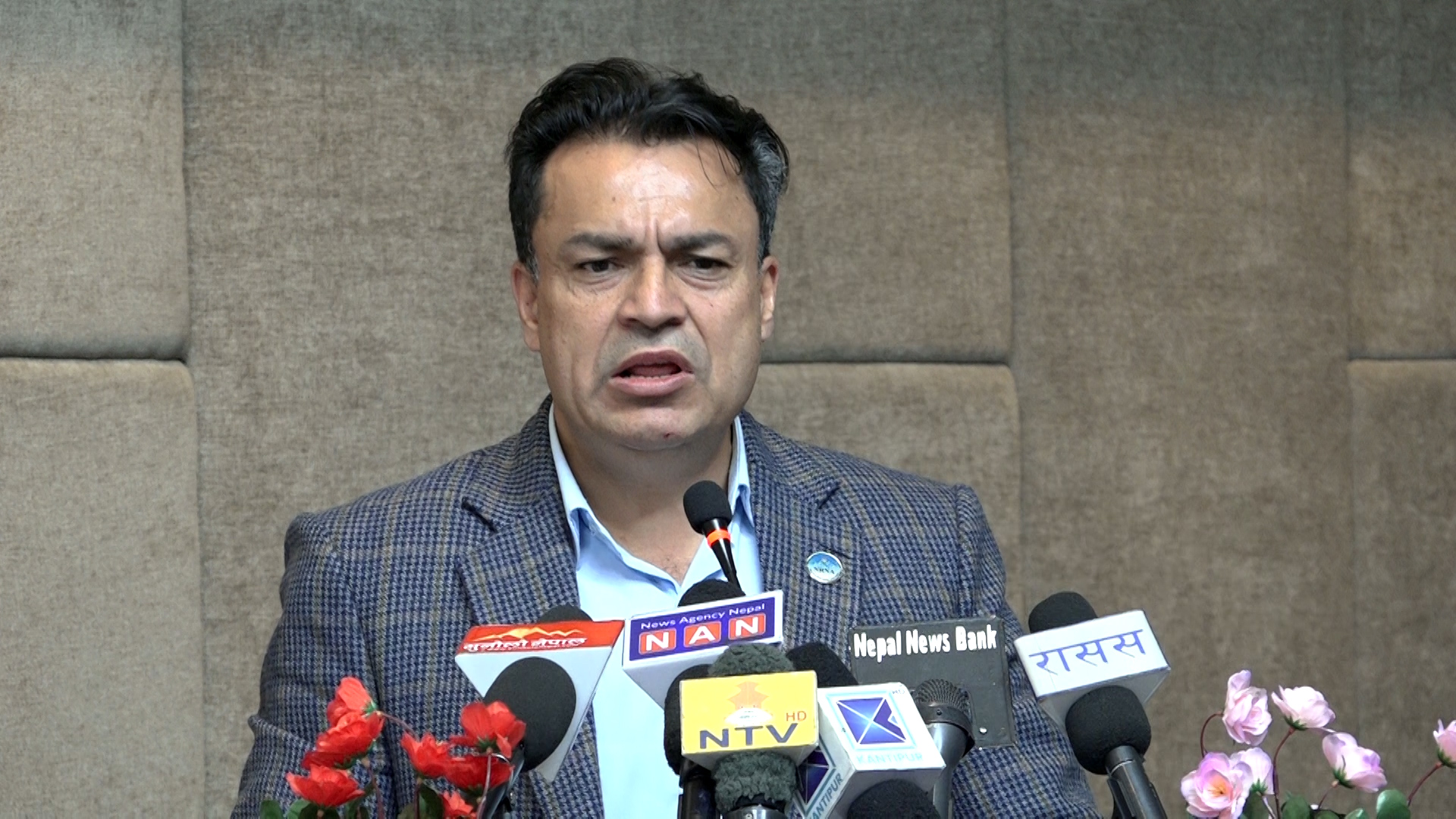 निर्वाचनमा पराजित पक्ष प्रधानमन्त्री र परराष्ट्रमन्त्रीको नजिकका हुन् : बद्रि केसी