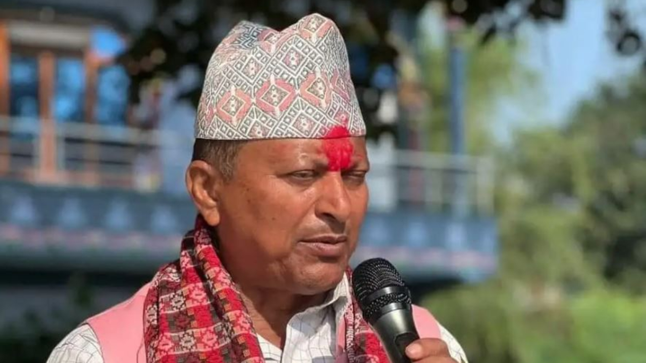 आफ्नो स्वार्थ पूरा गर्न मात्र राजनीति गर्ने प्रवृत्ति हावी भयो : नेता अधिकारी