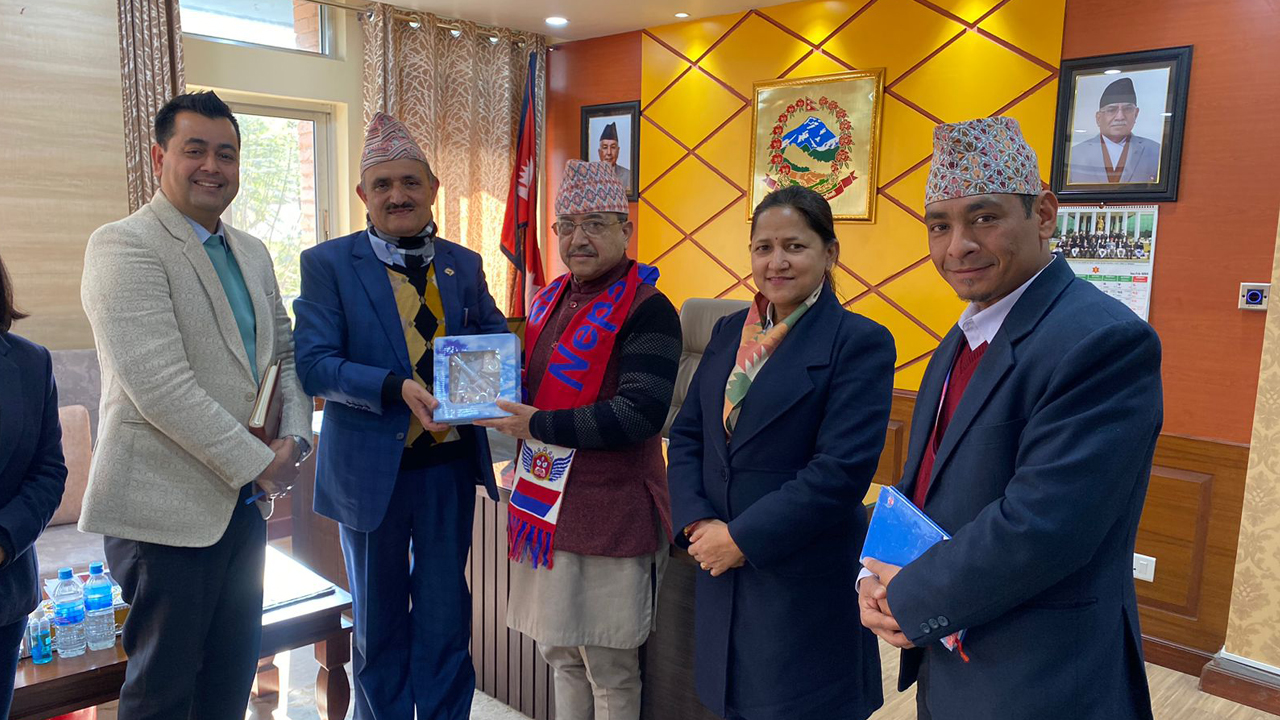 नेपाल एयरलाइन्सले सुर्खेतबाट उडान गर्ने,उपप्रधानमन्त्रीसंग छलफल