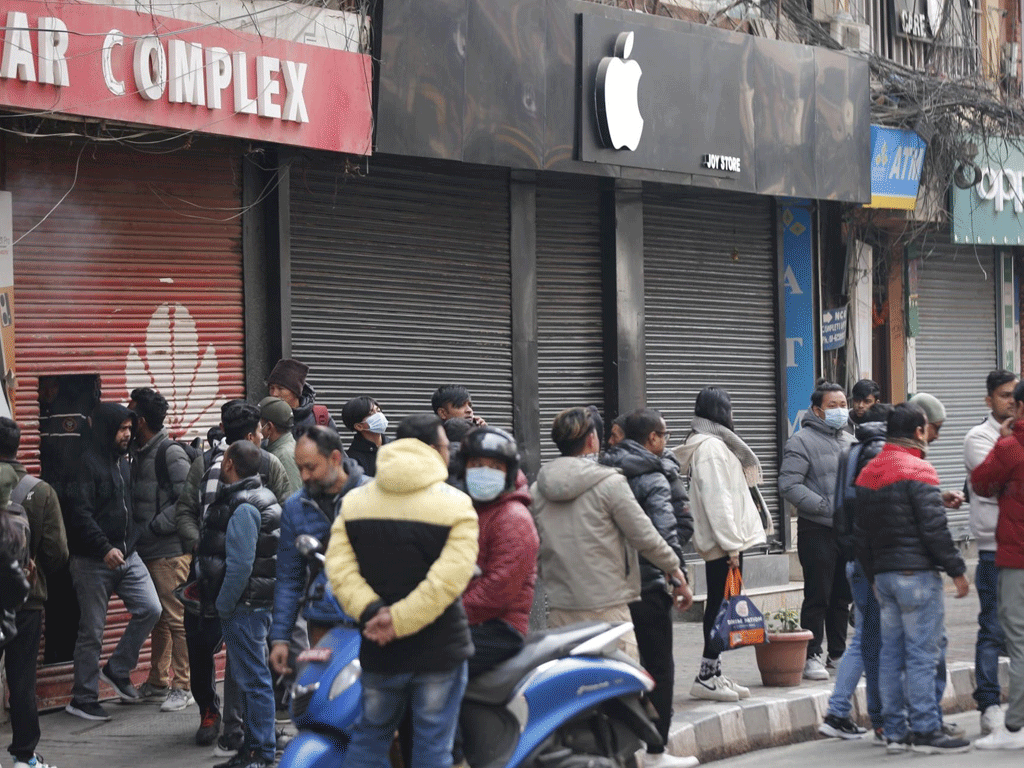 नयाँ सडक क्षेत्रमा पार्किङ निषेध गरेपछि व्यवसायीको विरोध