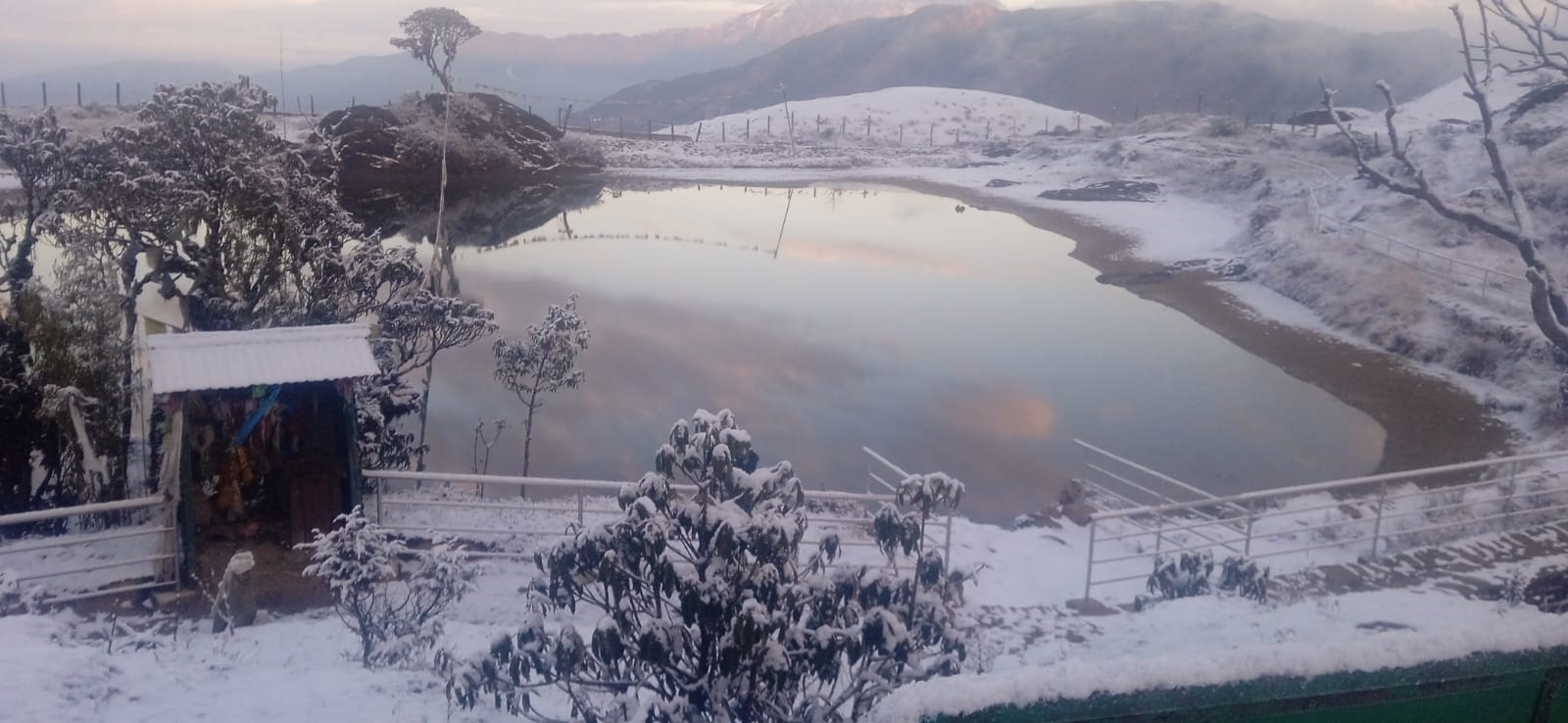 तेह्रथुमको तीनजुरे हिउँले सेताम्ये
