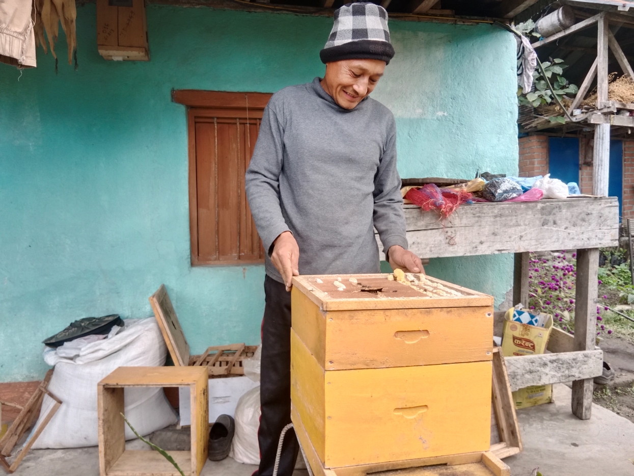 सधैँ र सबै ठाउँमा किन्न पाइँदैन ‘रोङ मह’