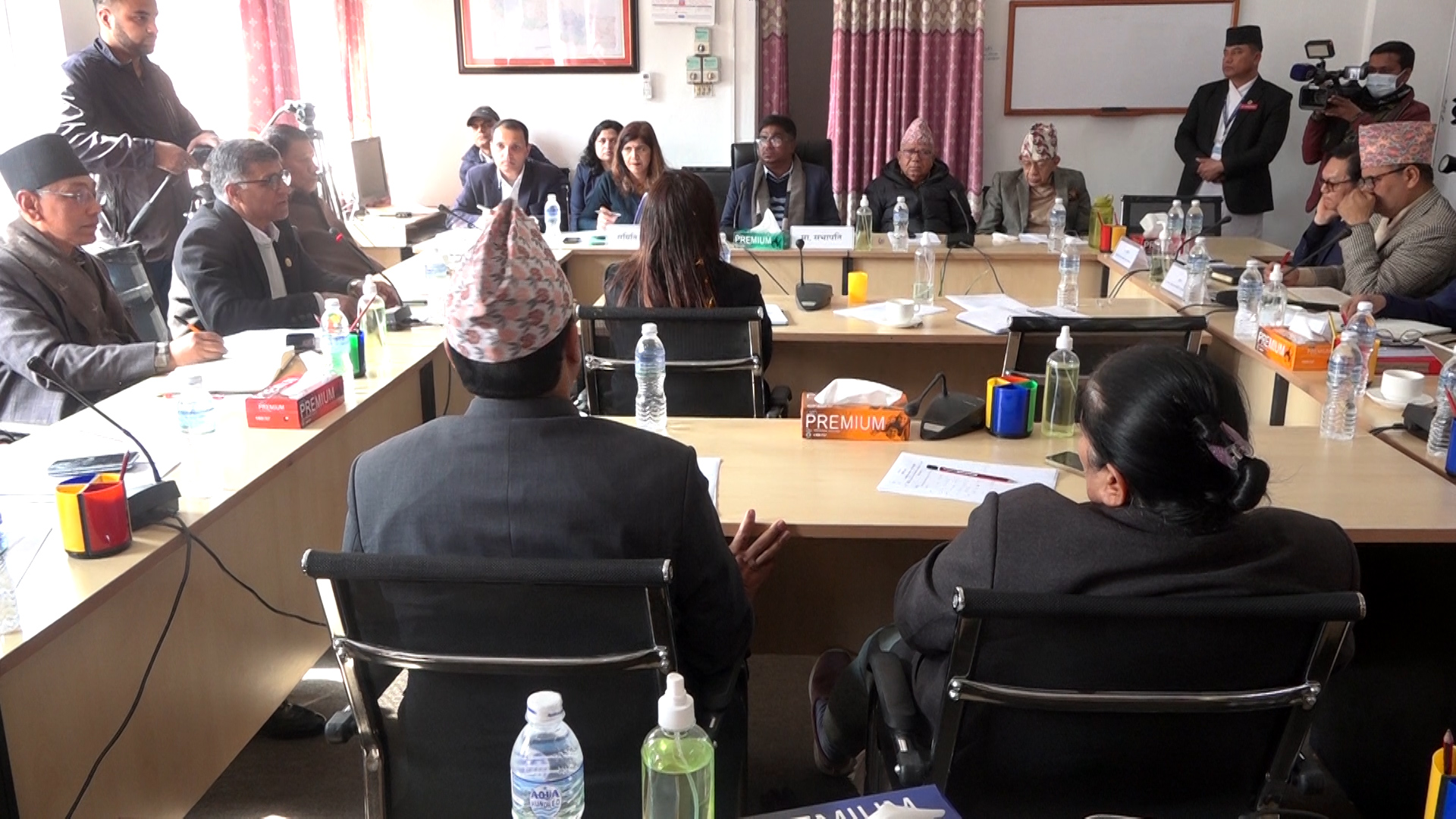 समितिको निर्देशन– निगम र विमानस्थल सुधारसम्बन्धि प्रतिवेदन तत्काल बुझाउनू