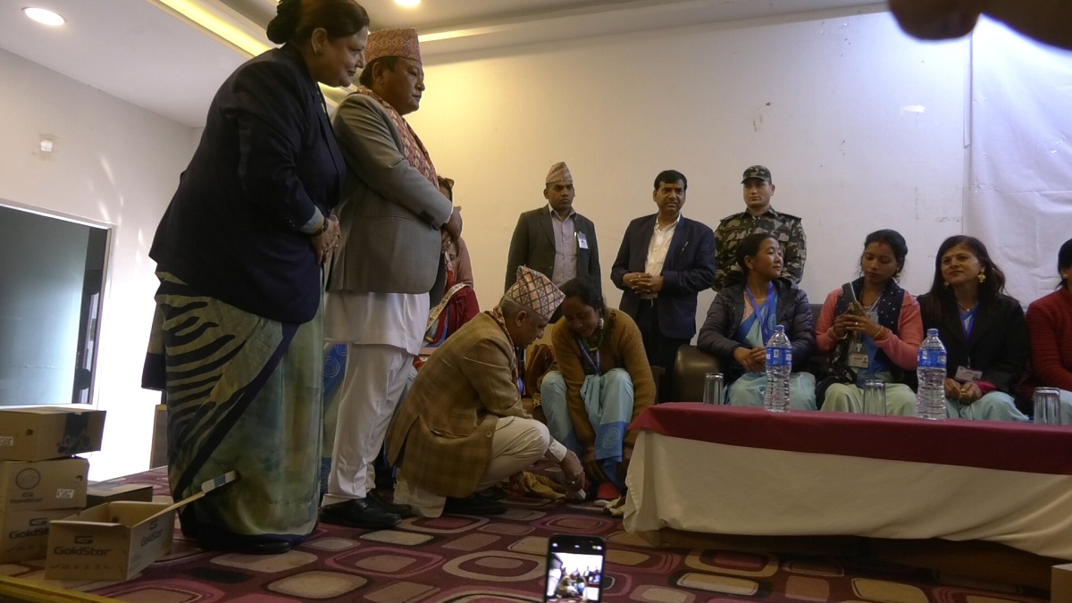 कोशी सरकारले गर्याे १४ स्वास्थ्य स्वयंसेविकालाई सम्मान