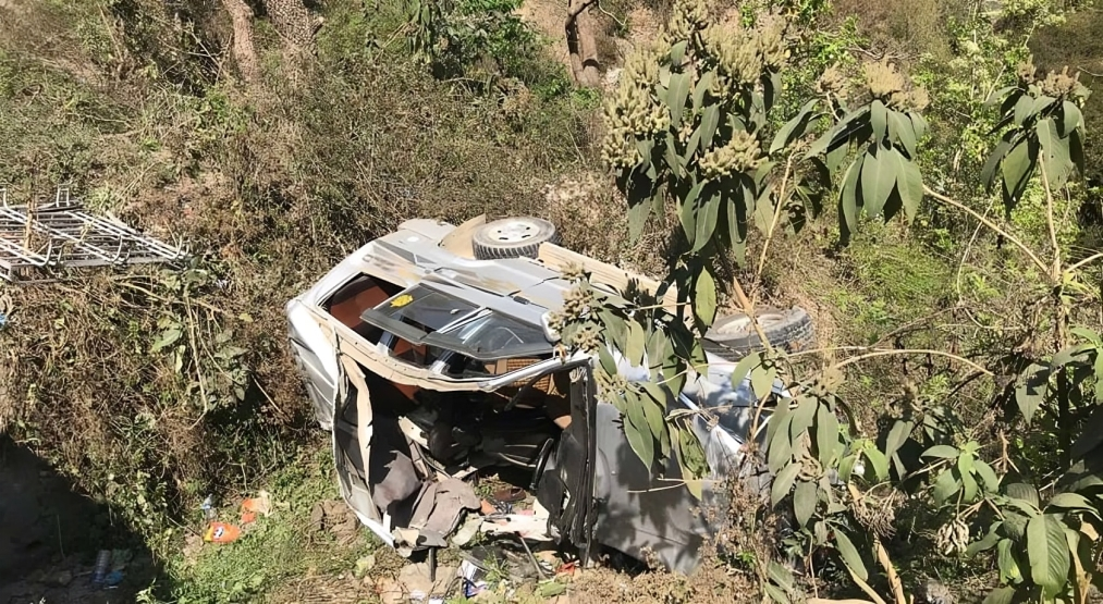 ओखलढुंगामा बिरामी बोकेको सुमो दुर्घटना, एकै परिवारका तीन जनाको मृत्यु