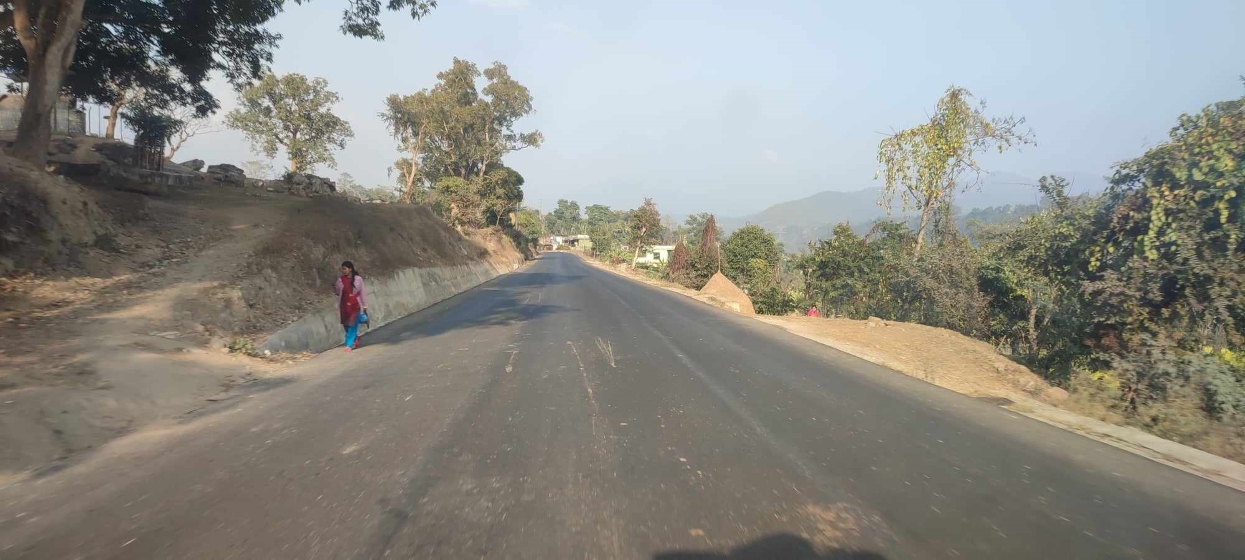 डुम्रे–बेँसीसहर दुई लेन सडकमा कालोपत्र