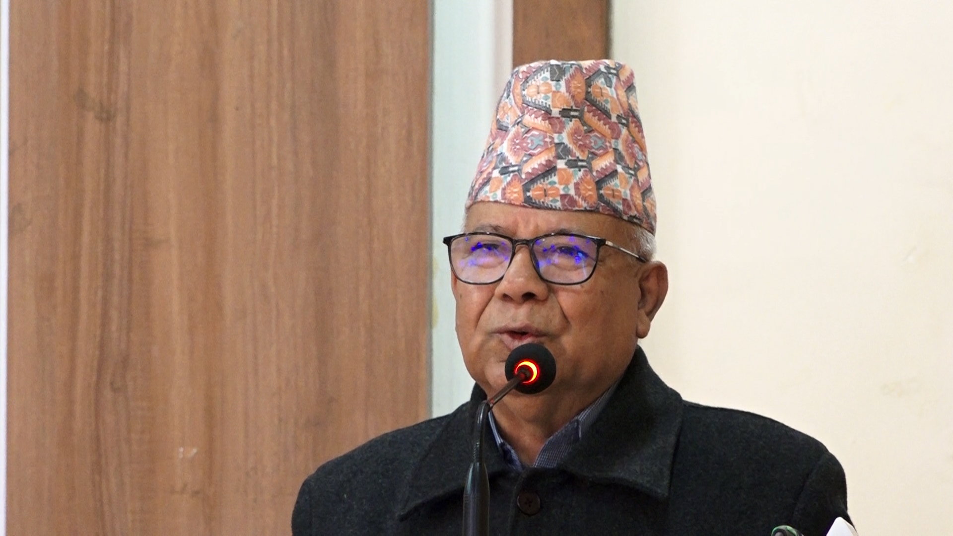 उपेन्द्र यादवको पार्टी फुटाइदिए अनि सरकारबाट गलहत्याएर निकाले– माधव नेपाल