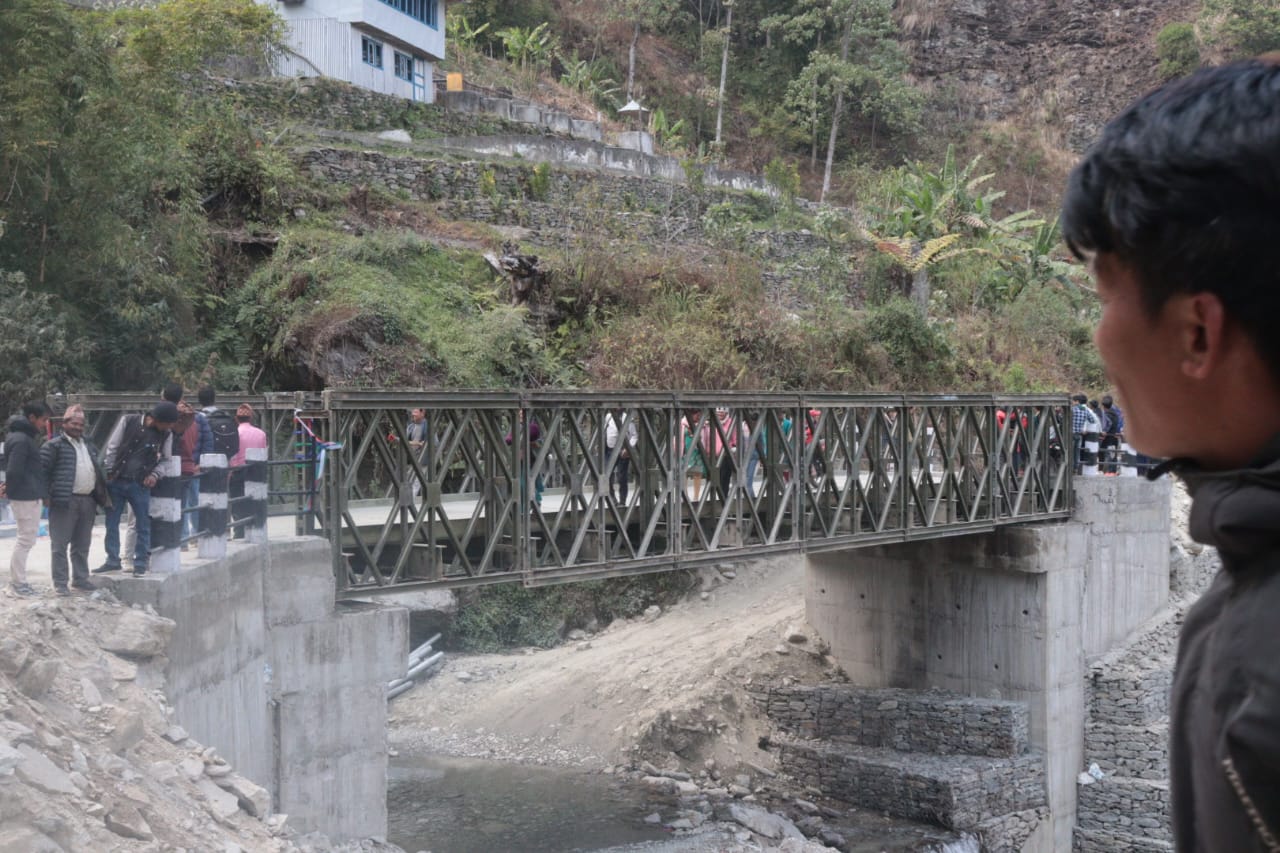 सोलुखुम्बुमा ३ करोड २८ लाखमा मोटेरबुल पुल निर्माण सम्पन्न (तस्बिरहरू)