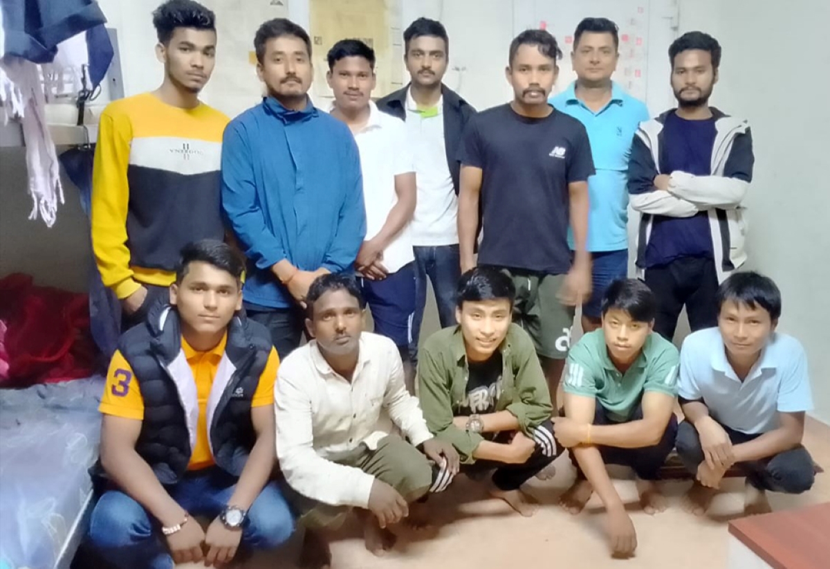 युएई पुगेका १९ नेपाली अलपत्र, भन्छन् ‘यहाँ हामीलाई गोदामजस्तो ठाउँमा राखेको छ’