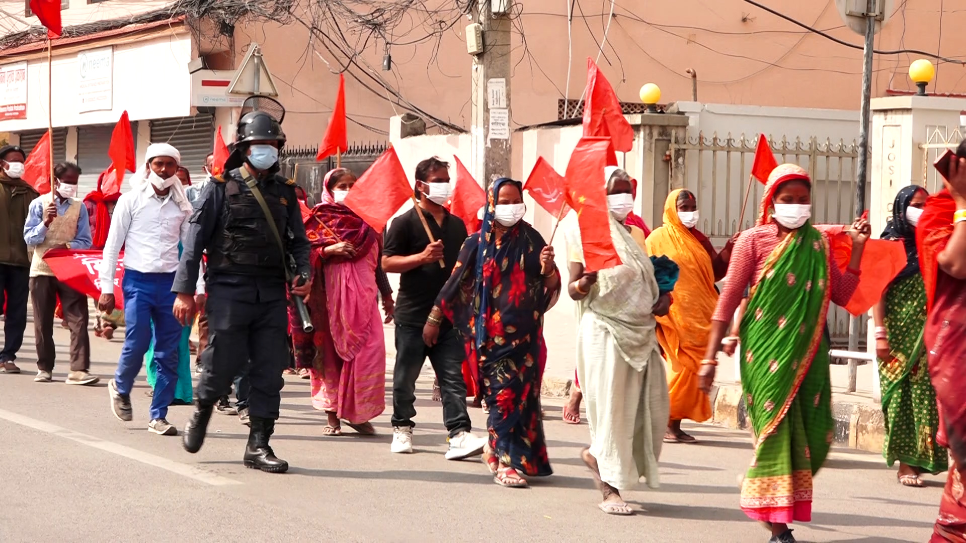 मिटरब्याजी पीडितहरु भन्छन्– माग सम्बोधन नभई घर फर्किदैनौं